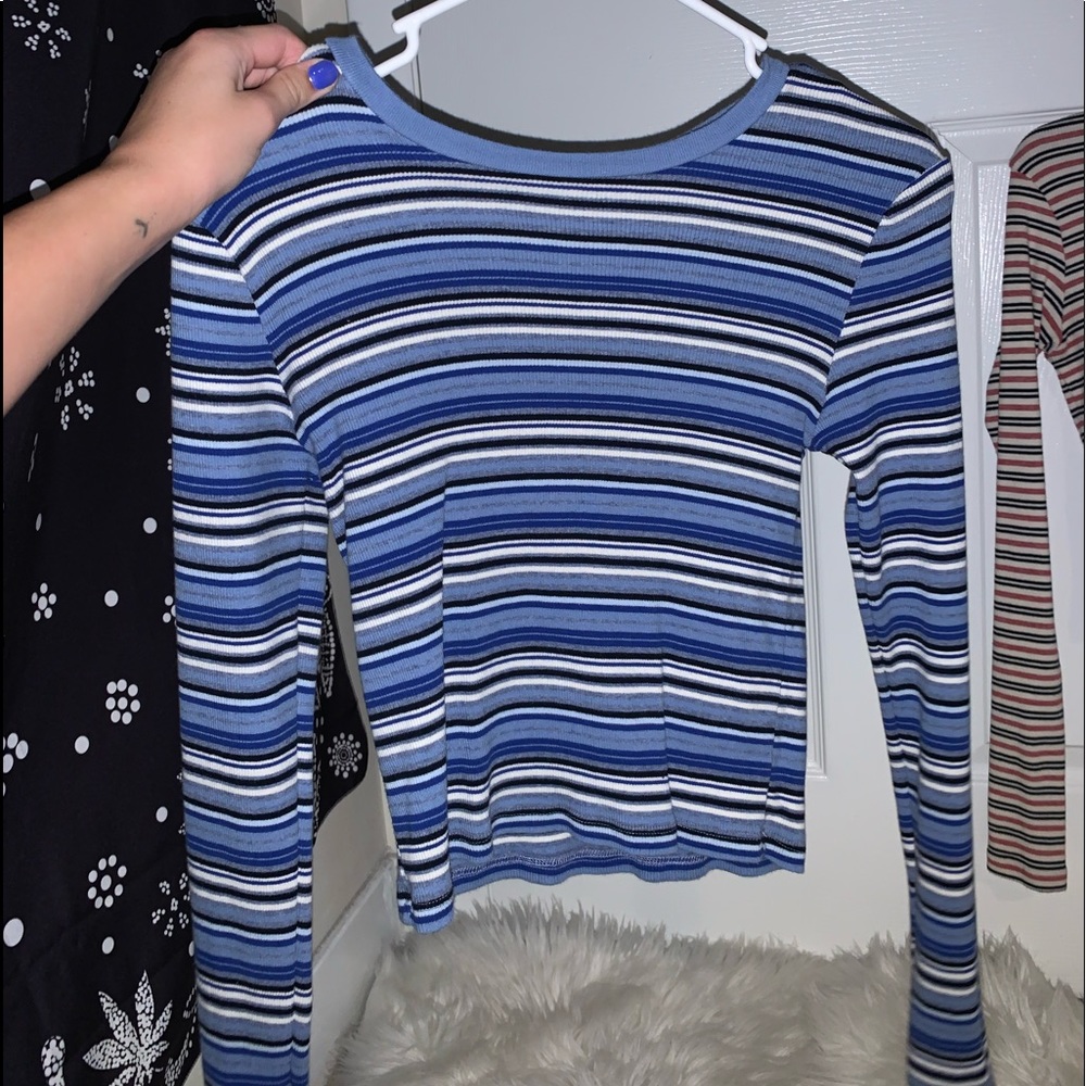brandy melville blue striped santana top 💙💙